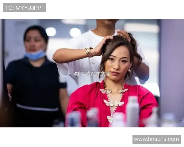 球星化妆足球：当明星运动员与创意美妆相遇，打造独特运动时尚风潮