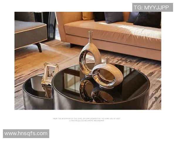 精美足球球星摆件酒柜打造奢华家居氛围尽显运动激情与品味