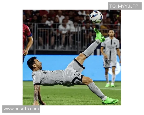 足球史上最惊艳倒钩进球盘点 那些令球迷为之疯狂的瞬间